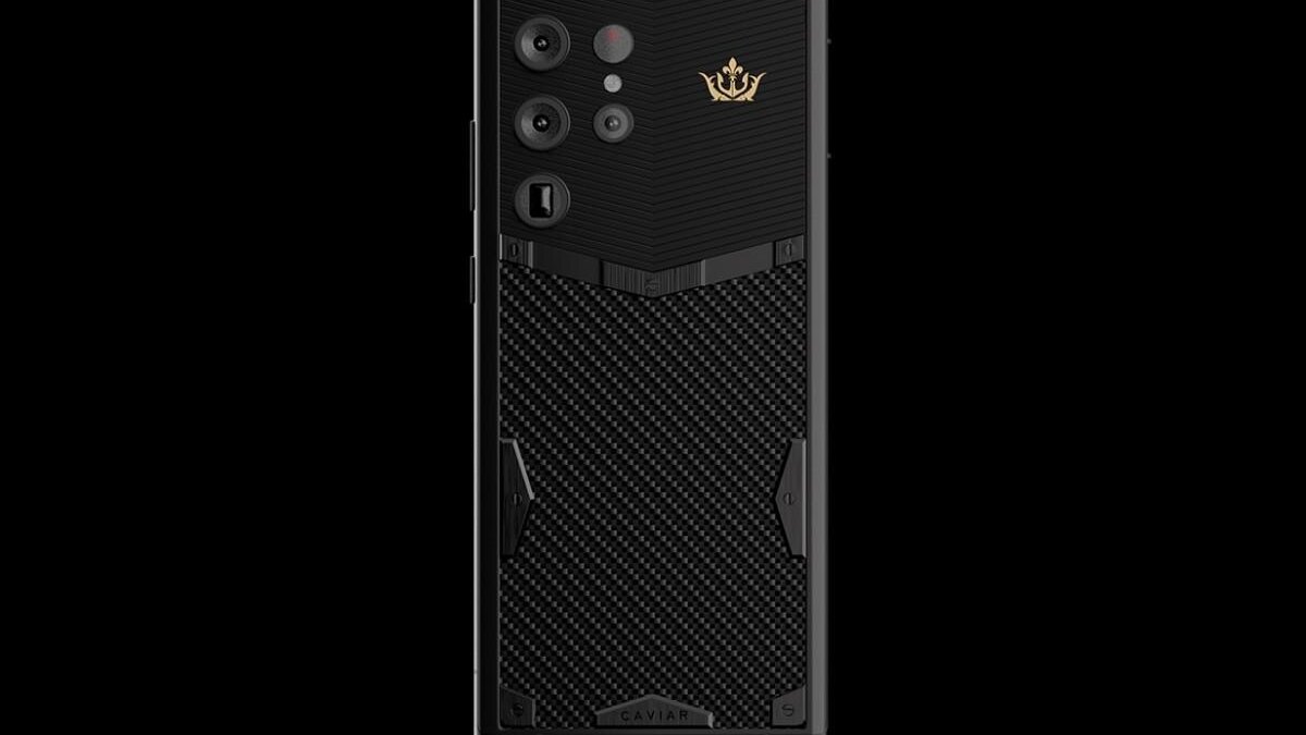 Смартфон Realme GT5 с металлическим корпусом и тройной камерой