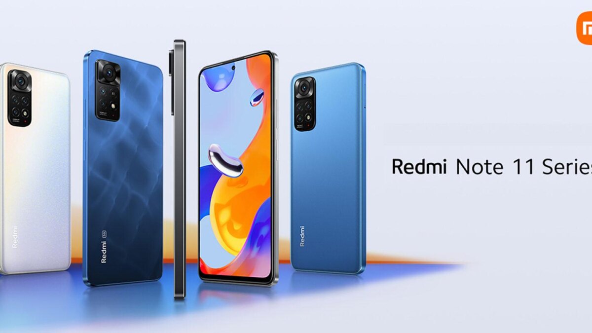 Смартфон Xiaomi Redmi Note 11 Pro — вид спереди на фоне линейки Redmi Note 11