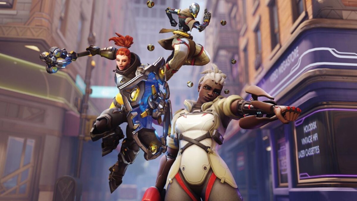 Герои из Overwatch 2 в боевом действии на городском фоне