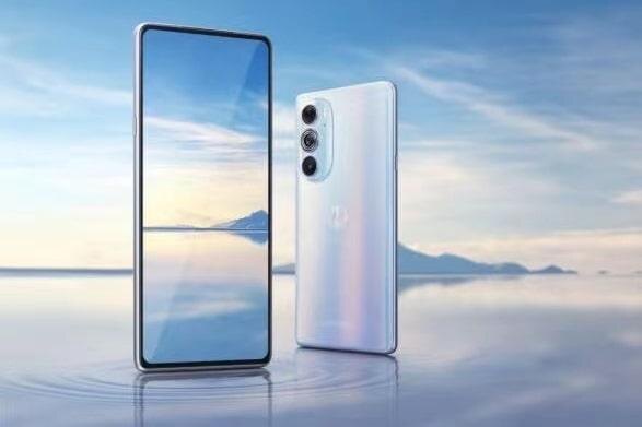 Представлен Moto Edge X30 с подэкранной камерой 3 Moto Edge X30