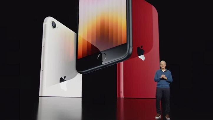 iPhone 13 mini превосходит iPhone SE 2022 по времени автономной работы 3 0 1