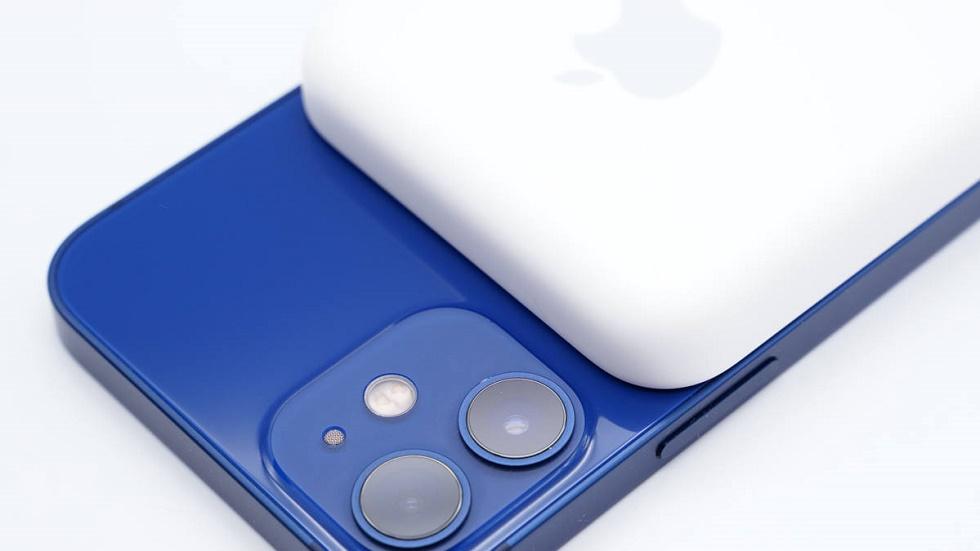 Аккумулятор MagSafe Apple обновлен, чтобы заряжать iPhone быстрее (2021072106485723)