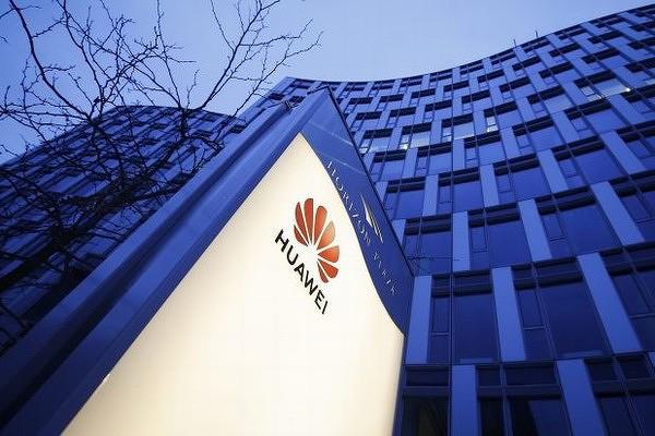 Huawei потратила 22 миллиарда долларов, чтобы противостоять санкциям США (huawei600)