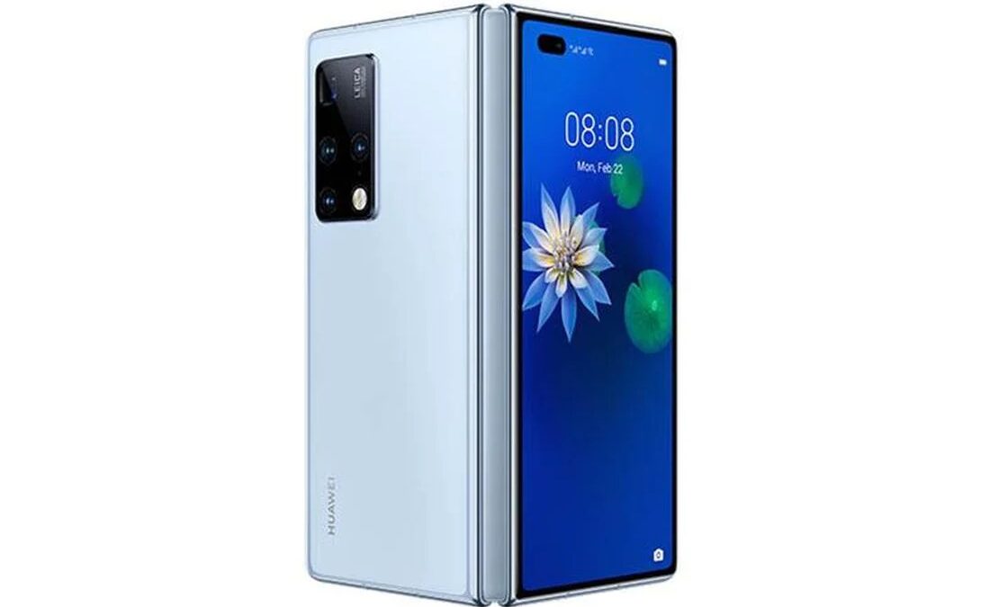 Складной смартфон Huawei Mate X3 с крупным дисплеем и камерой на задней поверхности