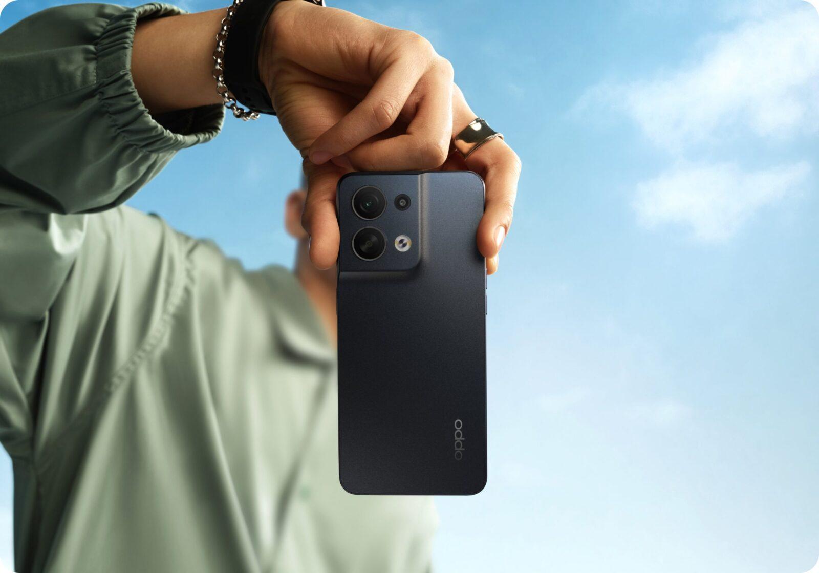 Oppo представила серию Reno8