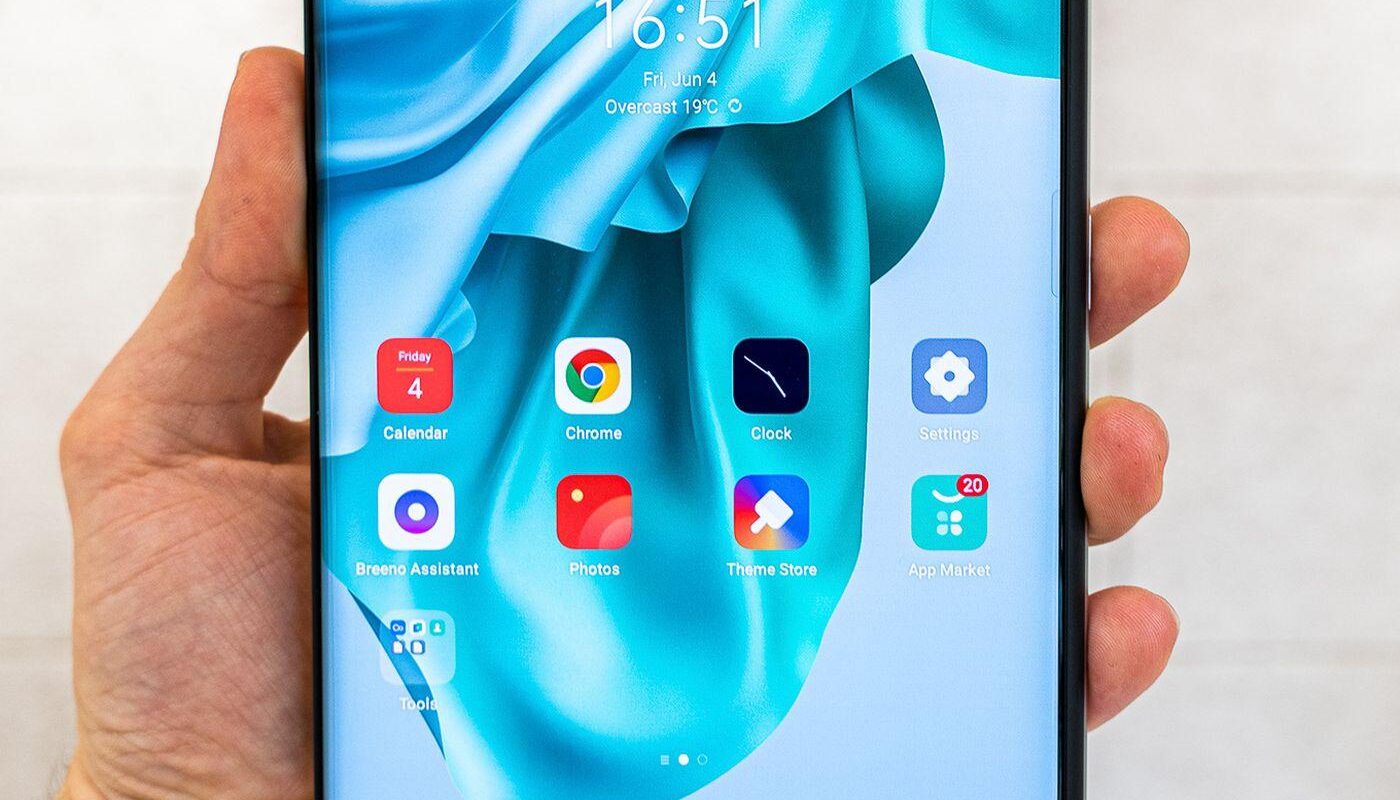 Motorola создаёт смартфон с выдвижным экраном 1 Motorola