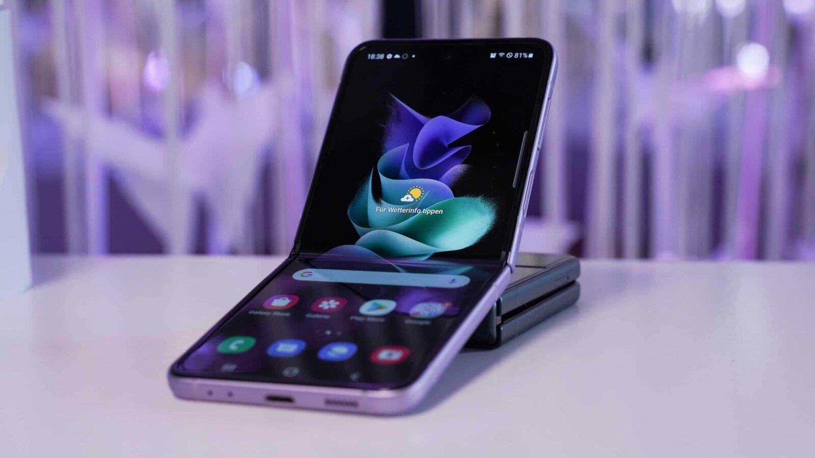 Samsung Galaxy Z Fold 4 будет бежевого цвета, а Z Flip 4 — синего