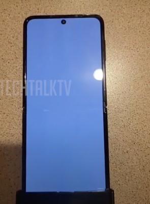 Samsung Galaxy Z Flip4 показали на живых снимках (1 4)