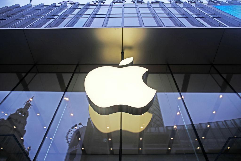 Apple удвоила поставки iPhone из Китая в мае (505922623696.21436)