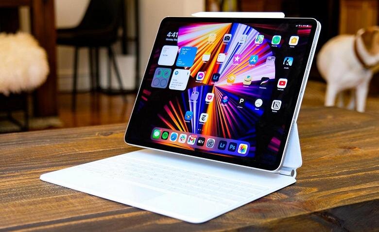 Apple выпустит 13,3-дюймовый MacBook с OLED-дисплеем в 2024 году 4 Apple