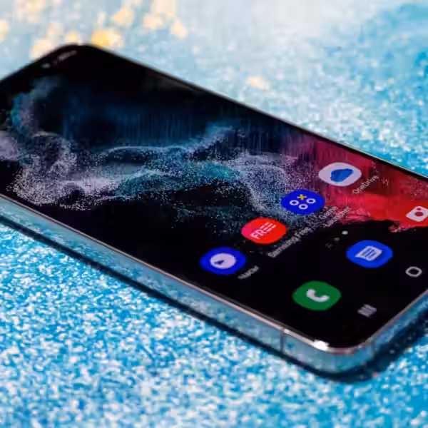 Samsung Galaxy S22 itzine.ru 34