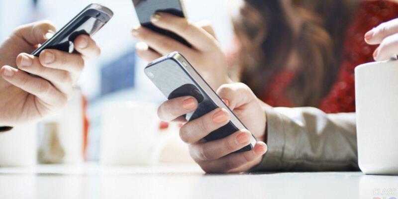 Аналитики: спрос на смартфоны начнёт восстанавливаться в сентябре (Smartfony v rukah druzej)