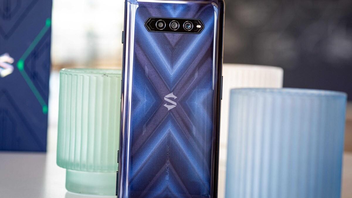 Sony представила два игровых монитора Inzone и три гарнитуры 18 Sony