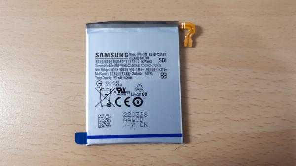 Фотографии аккумуляторов Samsung Galaxy Z Flip4 показывают большую емкость, чем ожидалось (gsmarena 001 24)