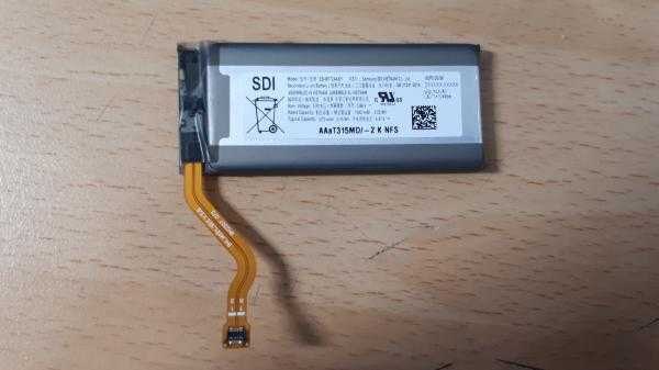 Фотографии аккумуляторов Samsung Galaxy Z Flip4 показывают большую емкость, чем ожидалось 5 gsmarena 002 19