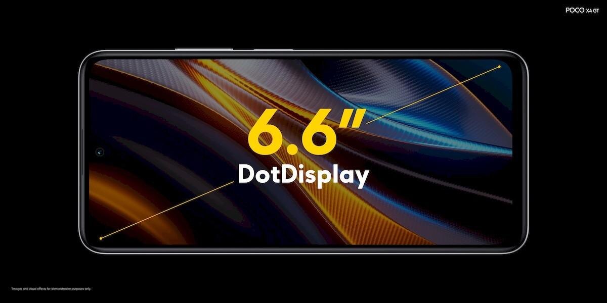 Мужчина с черной кожаной курткой и кепкой держит телефон Nothing Phone 4a на белом фоне