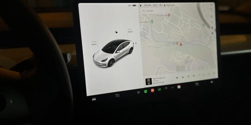 Теперь можно использовать CarPlay в Tesla — для этого потребуется два Raspberry Pi