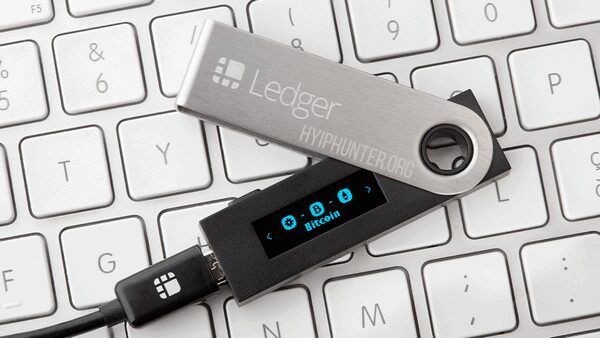 Обзор Tangem: простой и удобный холодный криптокошелёк с NFC 42 Ledger Nano S