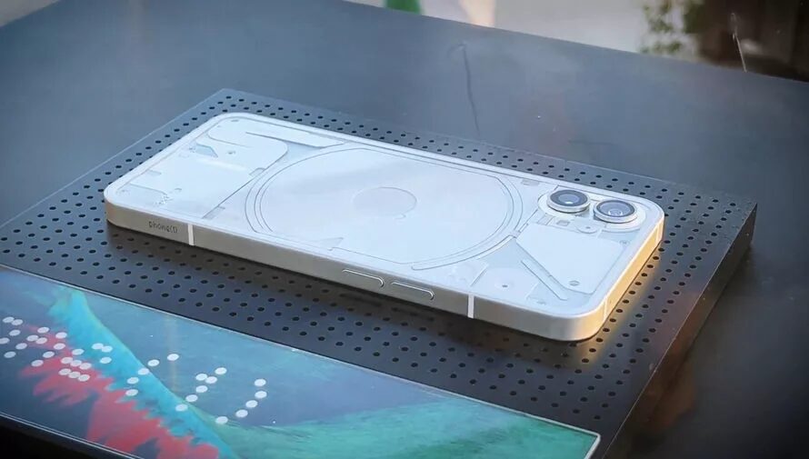 Nothing phone (1) может стоить от 400 до 450 долларов 3 Nothing phone (1)