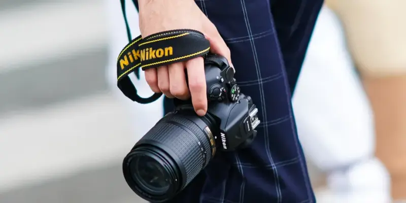 Nikon уходит с рынка зеркальных камер (1289090456.0.jpg)