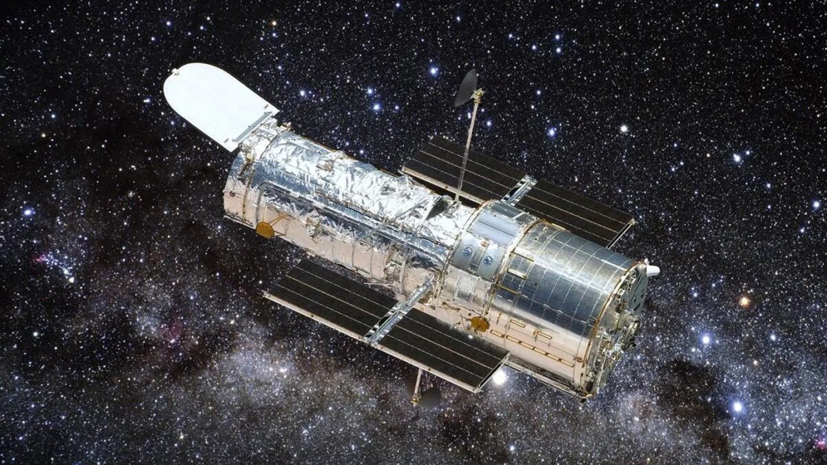 Hubble запечатлел сверкающее скопление из тысяч звезд 3 Hubble