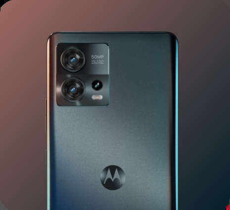 Задняя панель Moto Edge 30 Fusion с камерой и логотипом Motorola