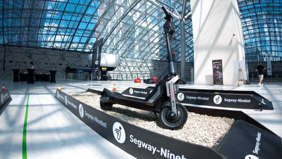 Segway-Ninebot представила в России новые мощные самокаты GT-серии 4 VF2 4297