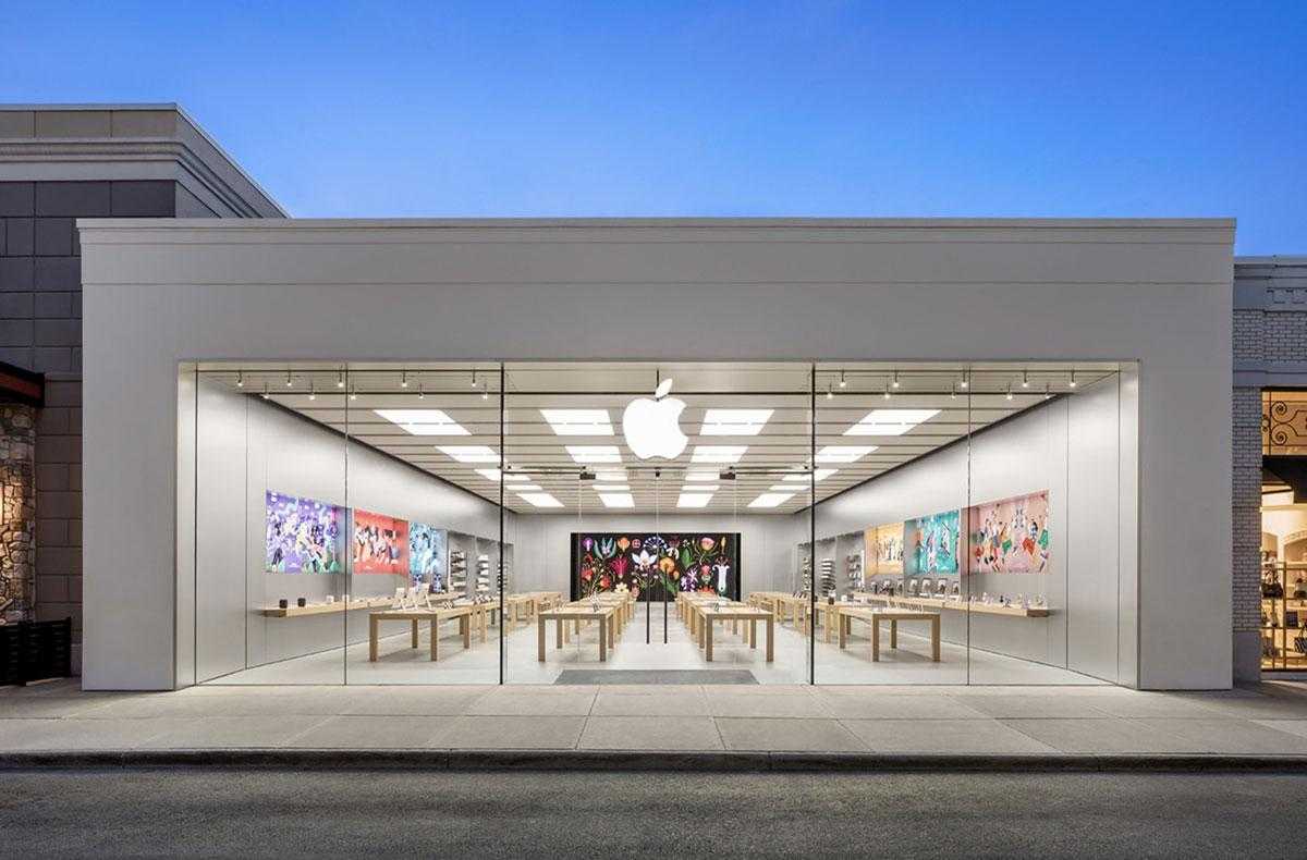 Apple заплатит $30,5 млн работникам магазинов за досмотр сумок (apple otkryli ofis kieve)