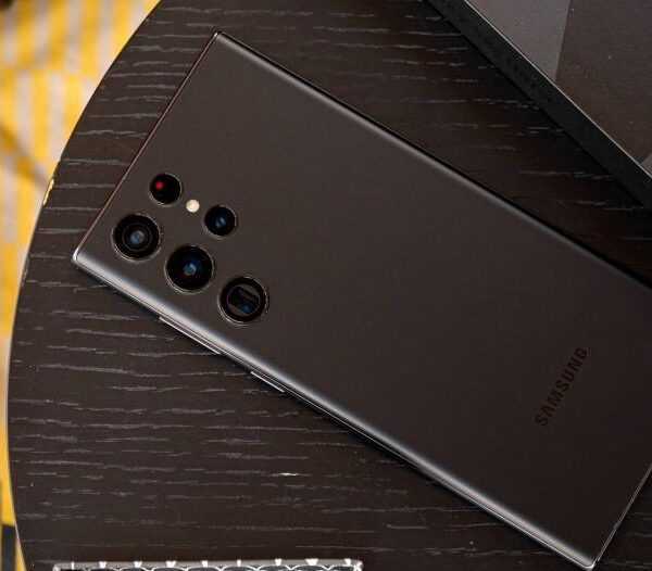 Дизайн и размеры Samsung Galaxy S23 Ultra практически не изменились в сравнении с S22