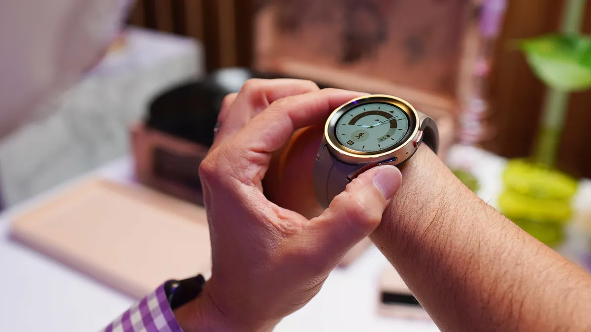 Samsung анонсировала новые часы Galaxy Watch 5 и 5 Pro: большая батарея и улучшенные функции мониторинга (samsung galaxy watch 5 pro 3.jpg)