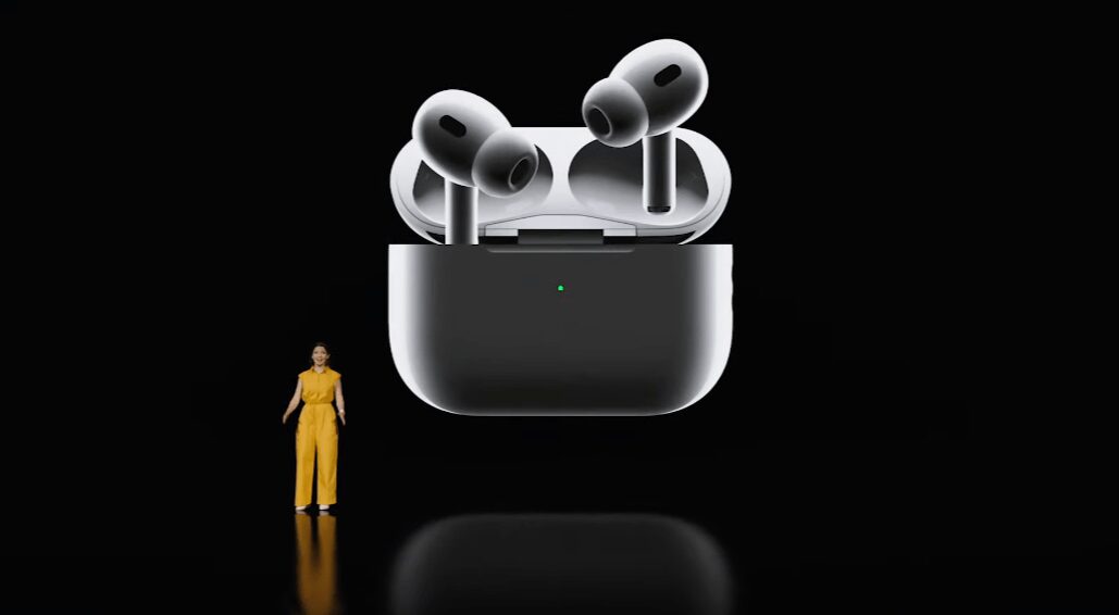 Наушники AirPods Pro 2-го поколения в кейсе крупный план