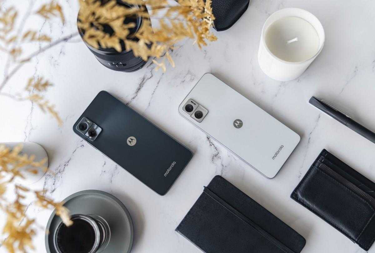 Motorola представила смартфоны Moto E22 и E22i (gsmarena 001 1 1)