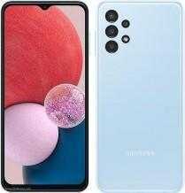 Смартфоны OPPO Reno15 Pro и умные часы Watch S на фоне дизайна