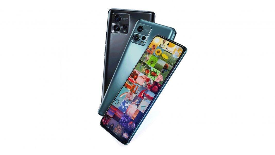 Смартфон Motorola Moto G72 с тремя камерами задней поверхности