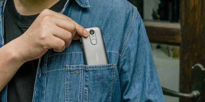 Представлен миниатюрный смартфон Jelly 2E с 3-дюймовым дисплеем и Android 12 (Unihertz Jelly 2E 741024)