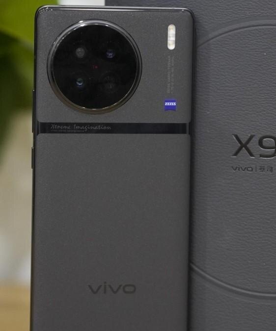 Цвета vivo X90 подтвердили на фото 10 vivo X90