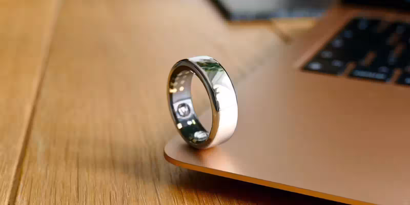 Самые необычные гаджеты 2022 года в России 8 Oura Ring Horizon Silver Side 1