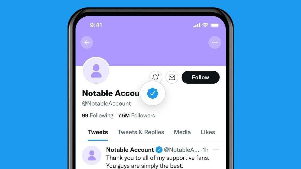 Экрана мобильного телефона с профилем Notable Account и кнопкой Follow