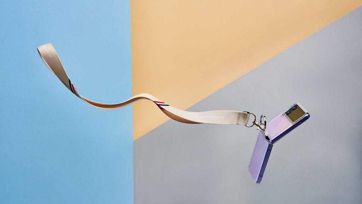 Samsung и El Ganso выпустили модные ремешки для Galaxy Z Flip4 2 Samsung
