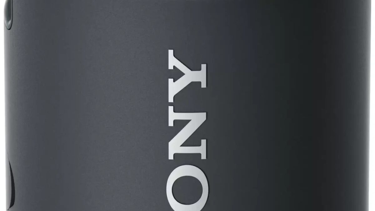 Умный дисплей с изображением горы и временем