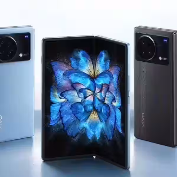 Vivo X Fold 8 складной смартфон с двумя камерами и большим внутренним дисплеем