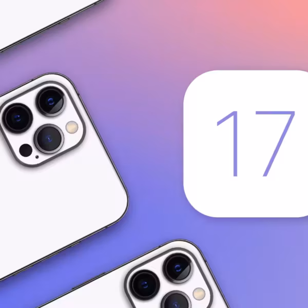Два смартфона Apple iPhone с тройными камерами и экраном интерфейса iOS 17
