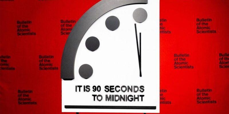 Часы Судного дня показывают 90 секунд до полуночи: риск глобальной катастрофы (800 0 1674584114 2397)
