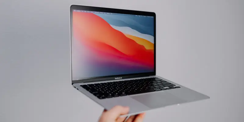 Apple представит новые Mac уже 30 или 31 октября (Apple MacBook Air)