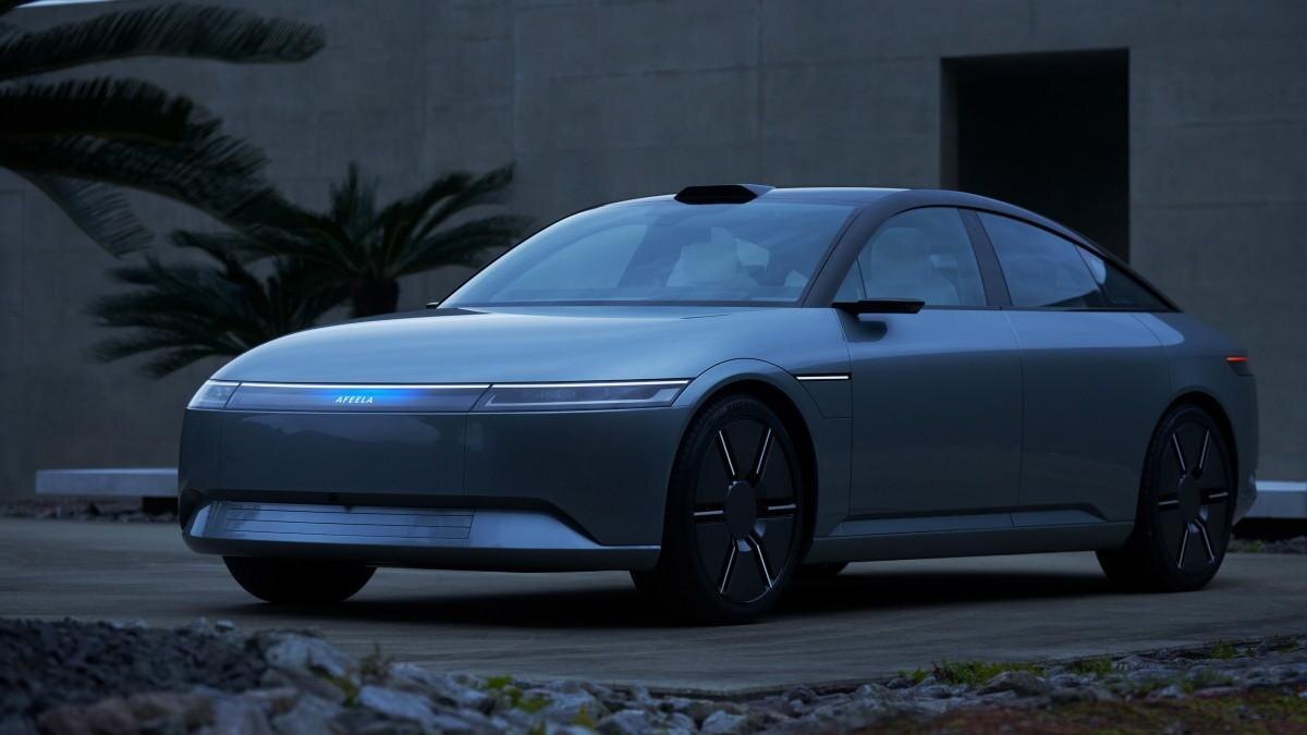 Электрический больший внедорожник Skoda Vision 75 с зеленым кузовом