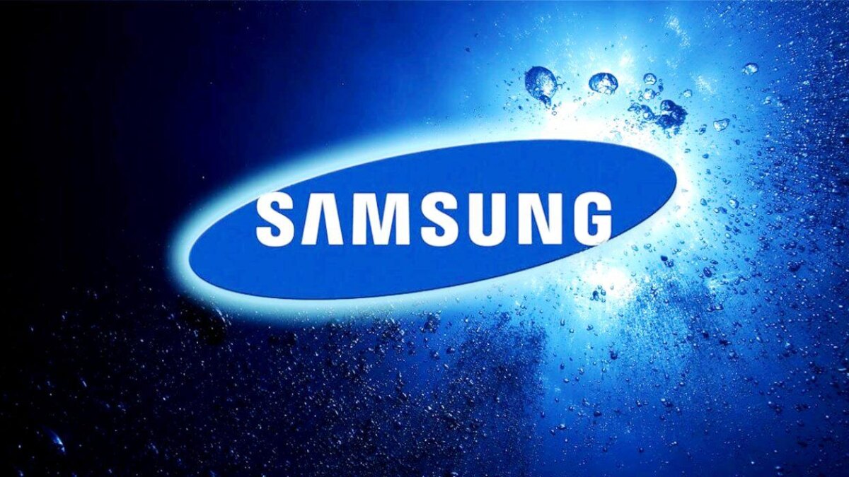 Логотип Samsung Galaxy M54 5G на темном фоне с голубым подсветкой