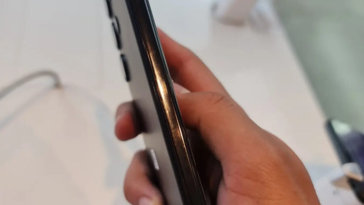 Samsung Galaxy S23 Ultra уже на прилавках магазинов 4 ss1l35IIlE1D