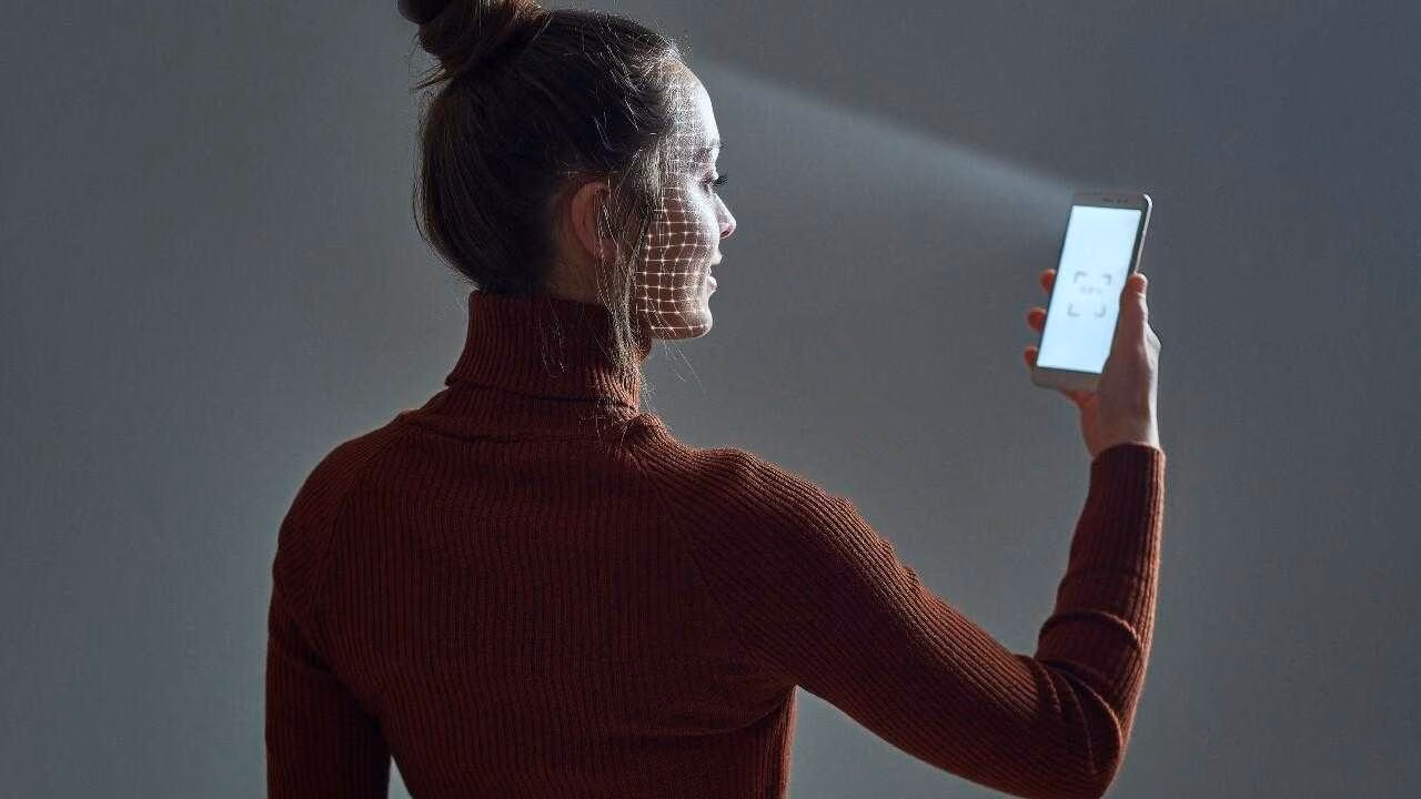 Apple скроет Face ID под дисплеем в iPhone 16 Pro 1 03ujf0wTWfS4my2xAuaNKQH 20..v1647535064