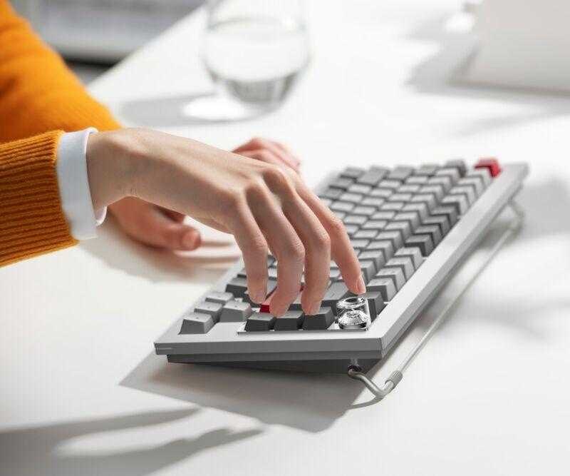 OnePlus выпустила свою первую клавиатуру и телевизор 3 OnePlus Featuring Keyboard 81 Pro