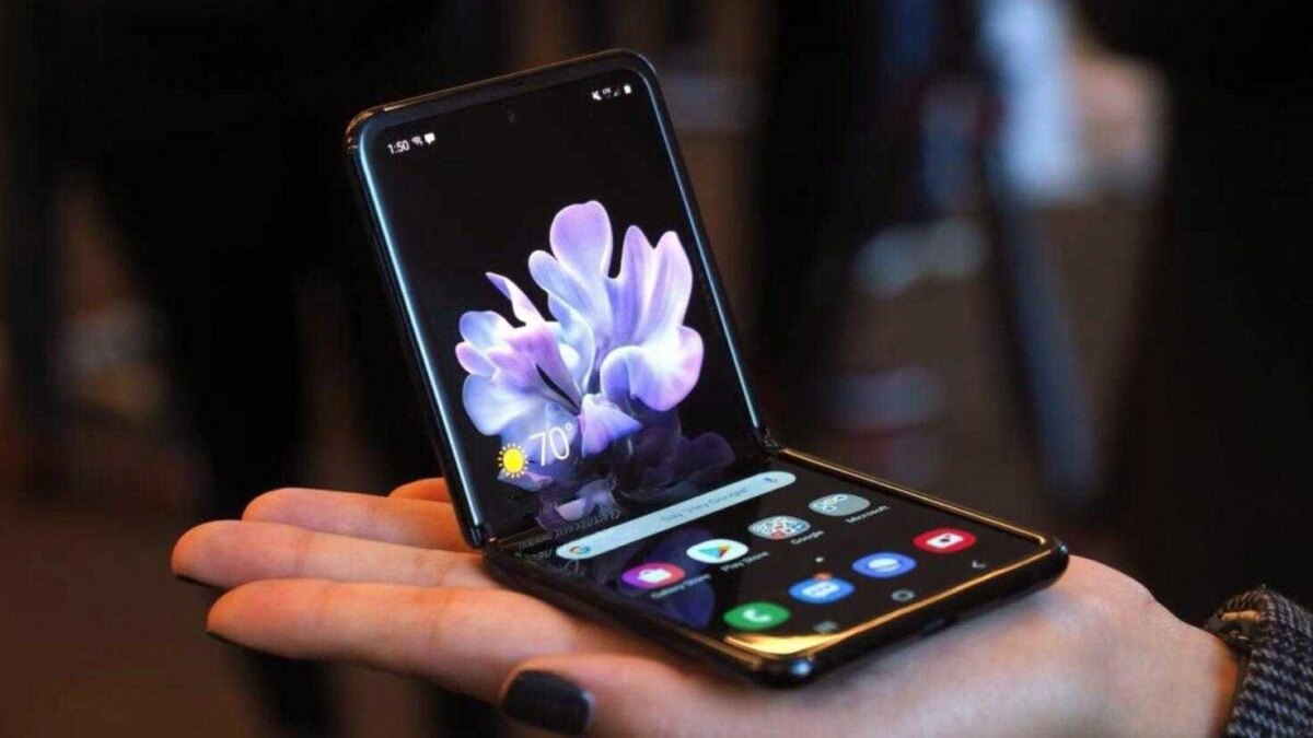 Samsung Galaxy Flip 5 с расширенным внешним экраном